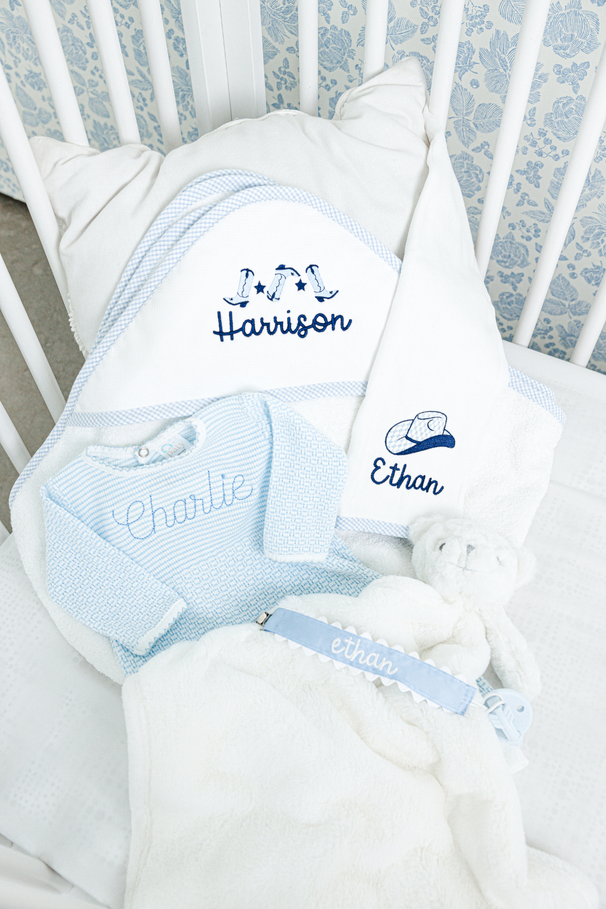 Checkered Edge Burp Cloth with Motif