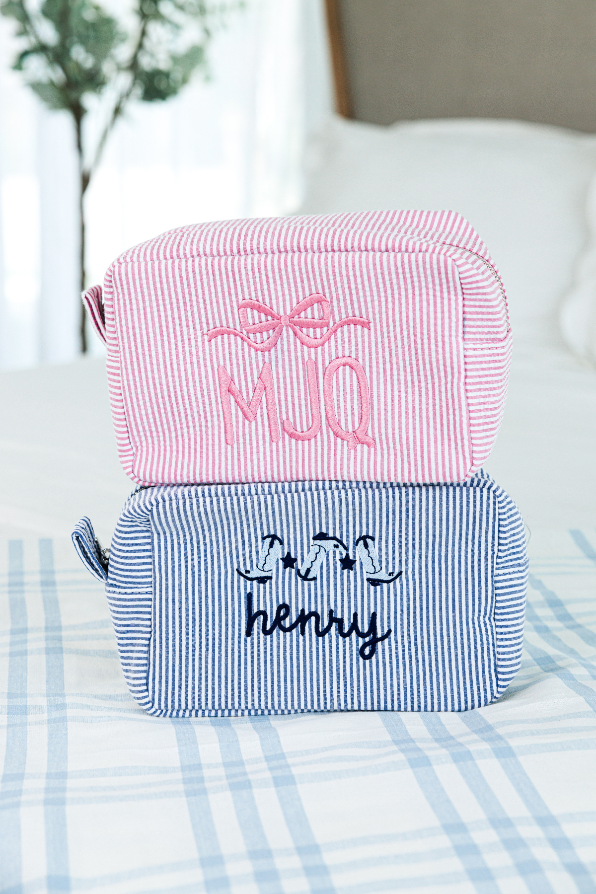 Seersucker Pouch with Motif